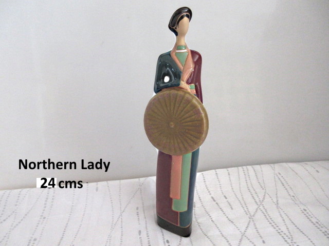 Statuette en cramique Gom Viet (Thiu Nu Bac B) 24cms